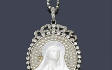 Devotional medallion with Imagen de La Virgen in nacre