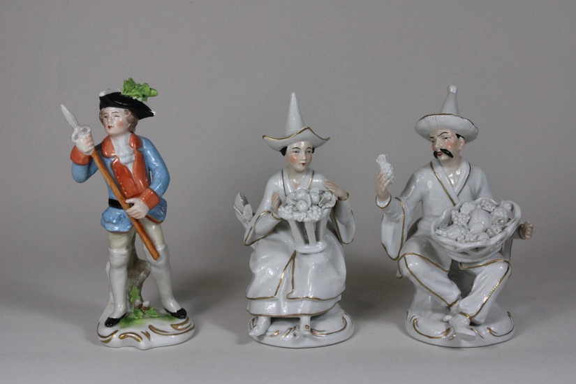 Drei Porzellanfiguren, Sitzendorf