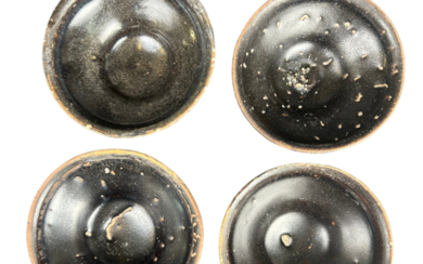 黑釉碗四件一组 FOUR PIECES OF BLACK GLAZED BOWLS