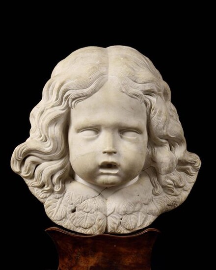 French work from the XVIIth century Impressive sculpture forming a fountain mouth in white marble H. 66 cm including a burr base H. 24,5 cm