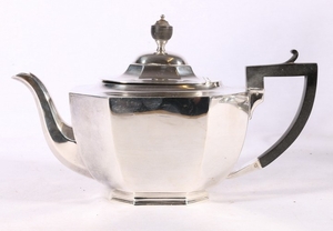 George V silver teapot by Jay, Richard Attenborough Co. Ltd....