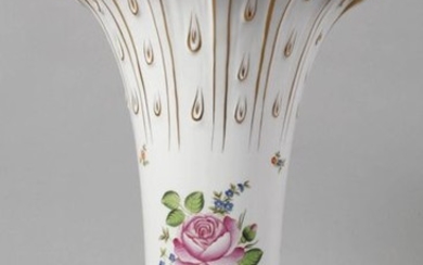 Herend Hungary Vase "Petit Bouquet de Rose