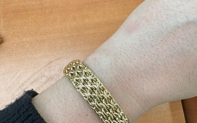 Italian 14 Karat Yellow Gold Woven Link Bracelet 15.9 Grams 7.25 Inches
