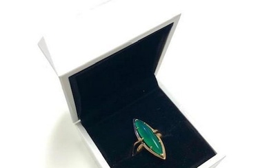 Ladies Unique 10K Gold Blu Ray Stamped 4.1ct Marquise Cut Jade Green Colored Stone Ring