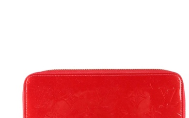 Louis Vuitton Zippy Wallet in Monogram Vernis