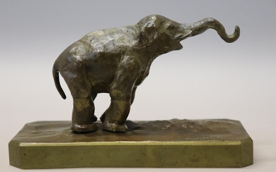 MENE P.J. signé. Bronze "éléphant" - Hauteur 8,5 cm. - Longueur 13,5 cm.