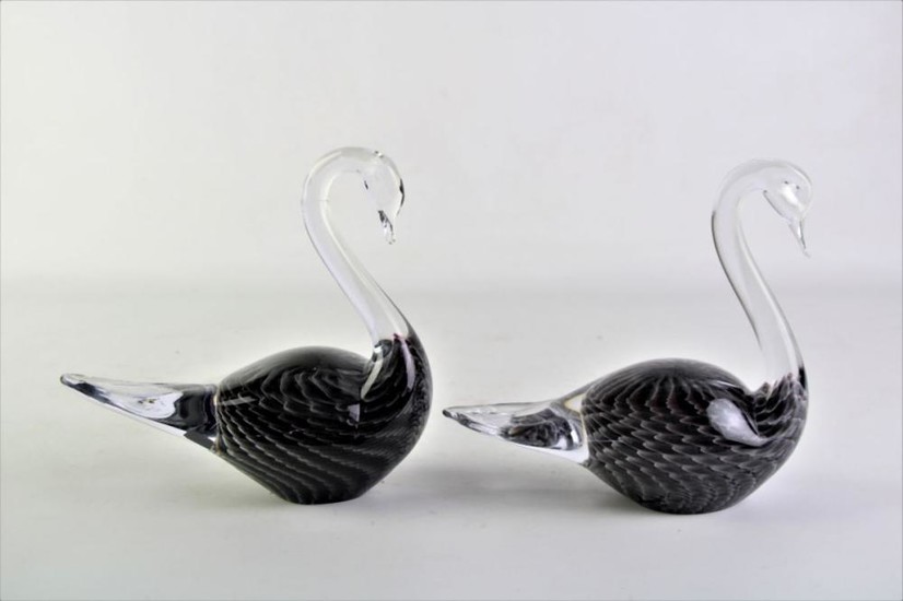 Marcolin Sfumato Pair of Swedish Art Glass Swans, signed FM Konstglas (H15cm)
