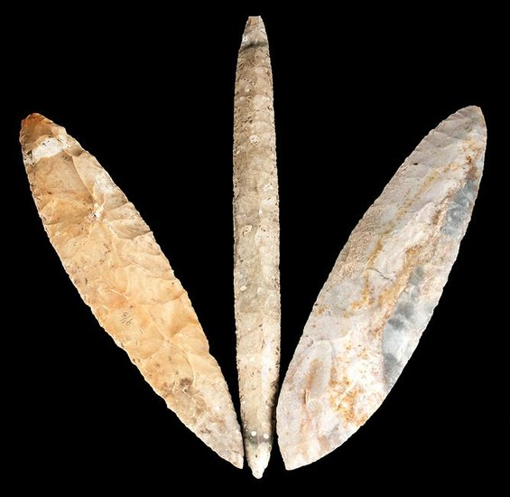 Maya Knapped Chert Projectile Points, Group of 3