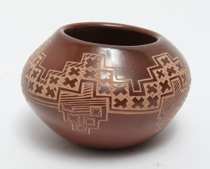 Native American Santa Clara Pueblo Pottery Vase