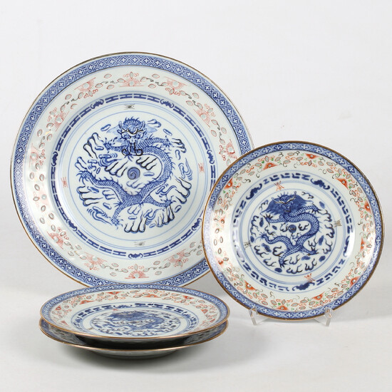 PLATE AND PLATES, 4 pieces, porcelain, China 20th century.