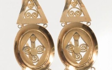 Pair of yellow gold "Poissardes" earrings with filigree decoration. Length:...