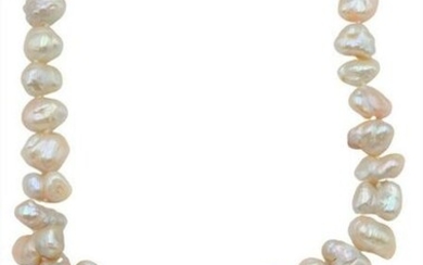 Pearl Necklace with 14 Karat Gold Clasp, mounted with
