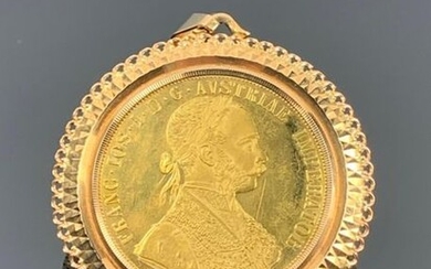 Pièce austro-hongroise en or jaune, montée en pendentif en or.