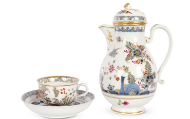 Pot et tasse à moka avec soucoupe Vienne ancienne XVIIIe siècle Porcelaine colorée et dorée...