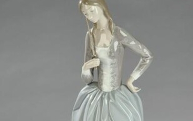 Retired Lladro #4805, 'Lady with Parasol' 19"h