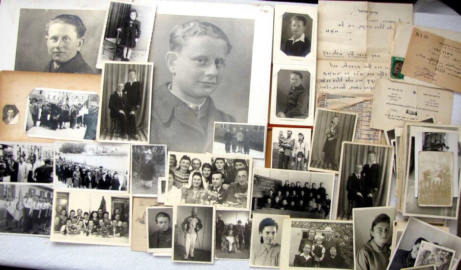 She'erit Ha-Pleita. Jewish DP camps in Germany - Ainring, Lechfeld, Ulm, 130 photos and several papers, see also lot # 152