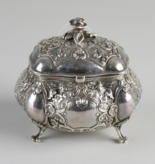 Silver box with lid, 830/000, outlined rectangular