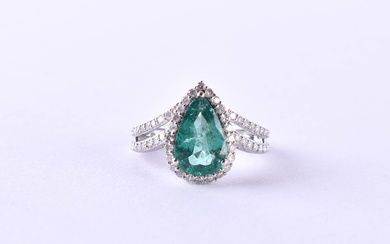 Smaragd diamond ring