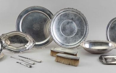 THIRTEEN PIECES OF STERLING SILVER HOLLOWWARE AND VANITY ITEMS
