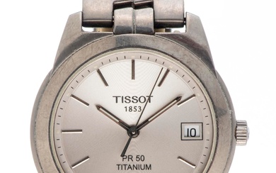 TISSOT, montre-bracelet PR 50 TITANIUM en acier mouvement quartz, cadran rond à 12 heures, index...