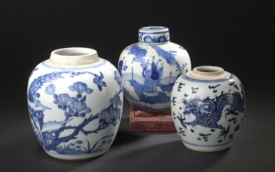 Trois pots en porcelaine bleu blanc Chine,... - Lot 48 - Daguerre