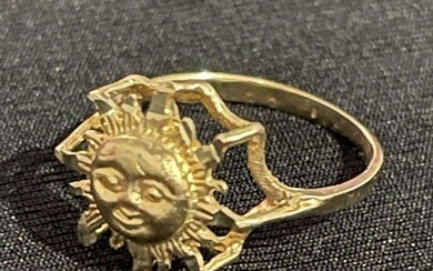 Vintage 10kt Gold Smiling Sun Ring