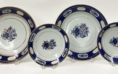 (on 4) CHINESE EXPORT PORCELAIN PLATES