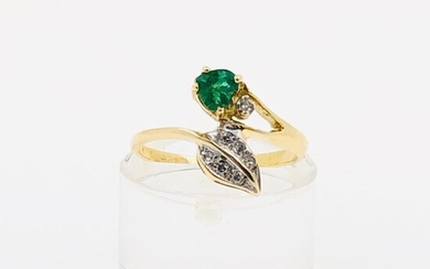 14 kt. Yellow gold - emerald ring - 0.35 ct Emerald - Diamond