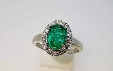 18 kt. White gold - Ring - 2.30 ct Emerald - Diamonds