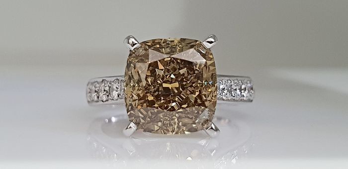 18 kt. White gold - Ring - 5.66 ct Diamond - VVS2
