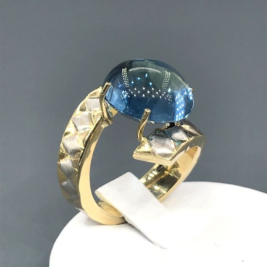 18 kt. White gold, Yellow gold - Ring - 15.25 ct Topaz