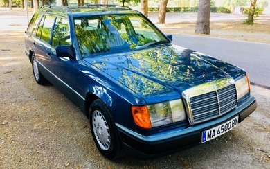 Mercedes-Benz - 300 TE (W124) - 1989