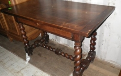 French Louis XIII walnut bureauplat desk