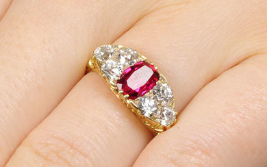 A late Victorian 18ct gold red spinel ring, with