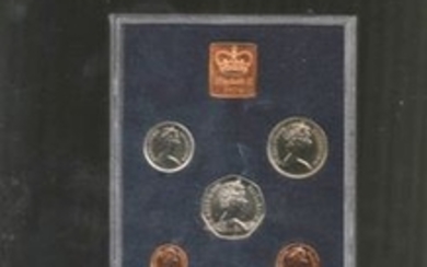 UK GB 1976 Proof coin set, mounted in a plastic display case, with a protective outer case. The coins and display case were......