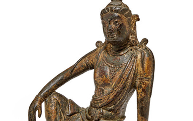 A FINE AND RARE GILT-LACQUERED BRONZE FIGURE OF GUANYIN