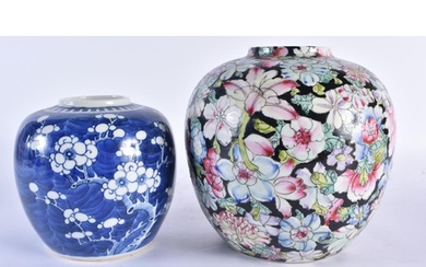 A 19TH CENTURY CHINESE BLUE AND WHITE PORCELAIN GINGER JAR t...