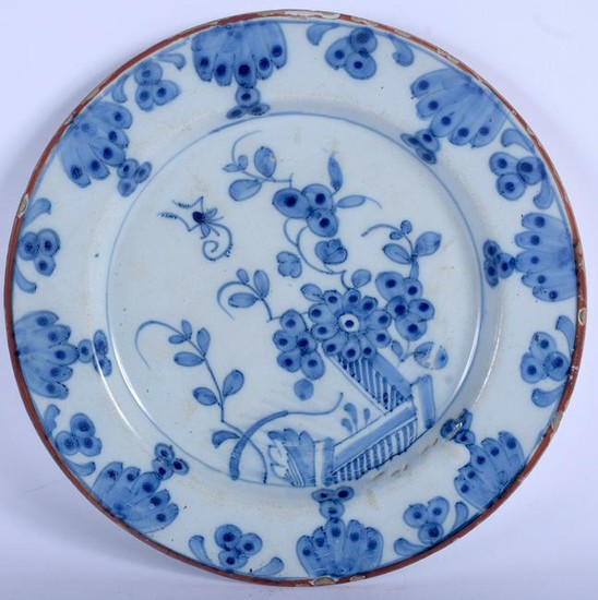 A BLUE AND WHITE TIN GLAZED POTTERY DISH. 21.5 cm wide.