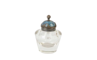 A CONTINENTAL GUILLOCHE ENAMEL SILVER INKWELL, EARLY 20TH CENTURY