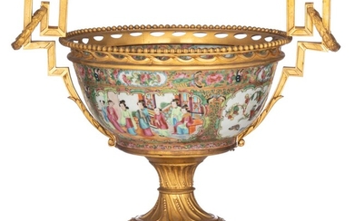 A Chinese Canton famille rose punch bowl, with gilt bronze mounts, 19thC, Total H 27 - ø 24,5 cm