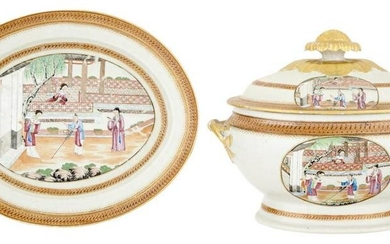A Chinese Export Porcelain Covered Soup Tureen and