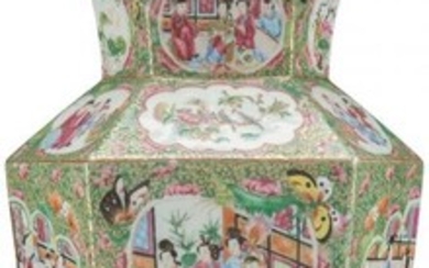 A Chinese Export Rose Medallion Porcelain Covere