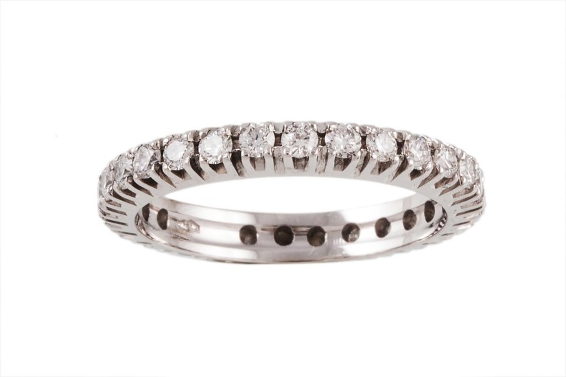 A DIAMOND FULL ETERNITY RING, with diamonds of 1.00ct in tot...
