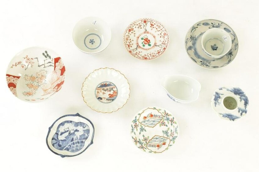 A GROUP OF 19TH AND 18TH CENTURY ORIENTAL PORCELAIN
