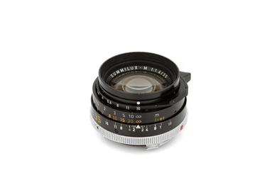 A Leitz Summilux-M f/1.4 35mm Lens