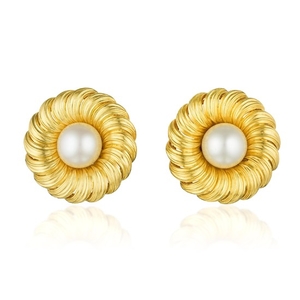 A Pair of Cultured Pearl Daisy Earclips