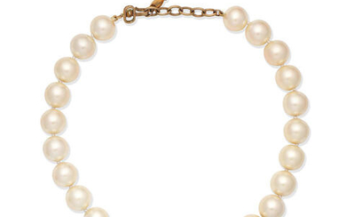 A SIMULATED PEARL NECKLACE Chanel, 1983