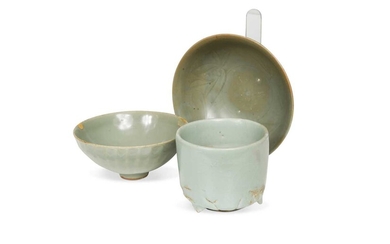 A celadon glazed brush pot, Song Dynasty (960AD - 1279AD)