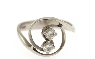 A diamond ring set with ywo brilliant-cut diamonds, mounted in 14k white gold. Size app. 59.