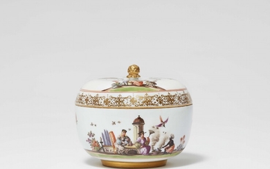 A large Meissen porcelain sugar box with chinoiseries